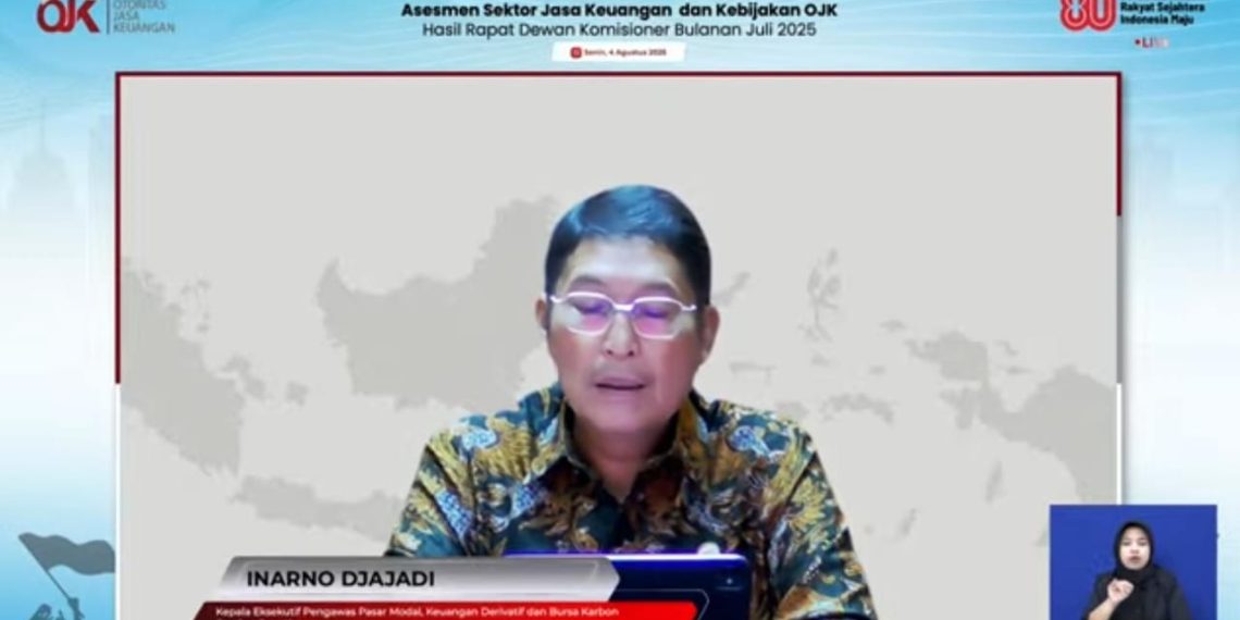 Kepala Eksekutif Pengawas Pasar Modal, Derivatif Keuangan, dan Bursa Karbon OJK, Inarno Djajadi, dalam koneferensi pers Rapat Dewan Komisioner Bulanan (RDKB) OJK di Jakarta, Senin, 4 Agustus 2025.