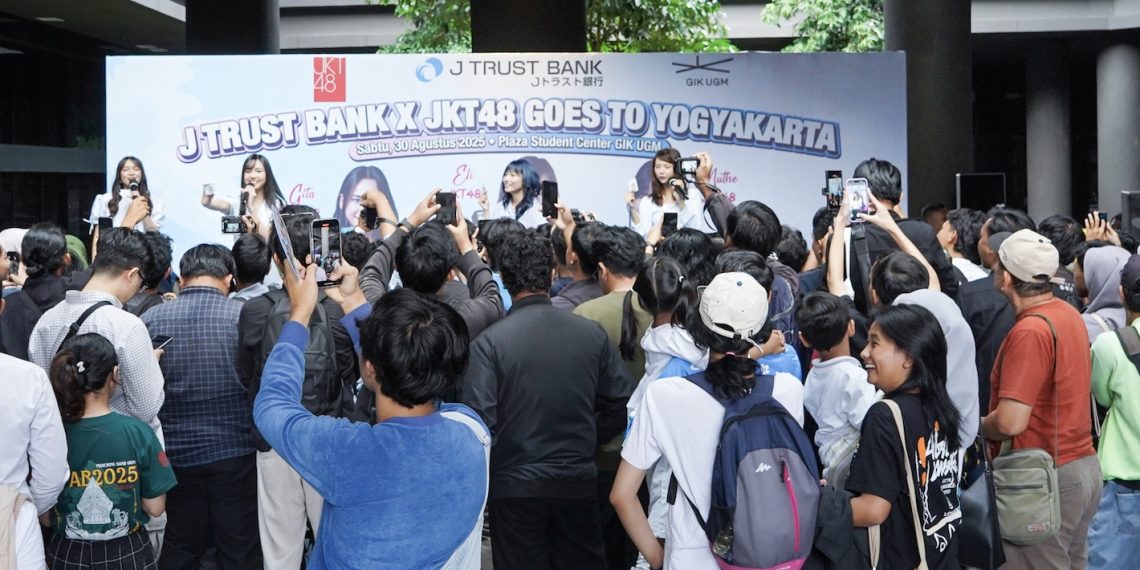 PT Bank JTrust Indonesia Tbk. (J Trust Bank) menggelar “J Trust Bank x JKT48 Goes to Yogyakarta”