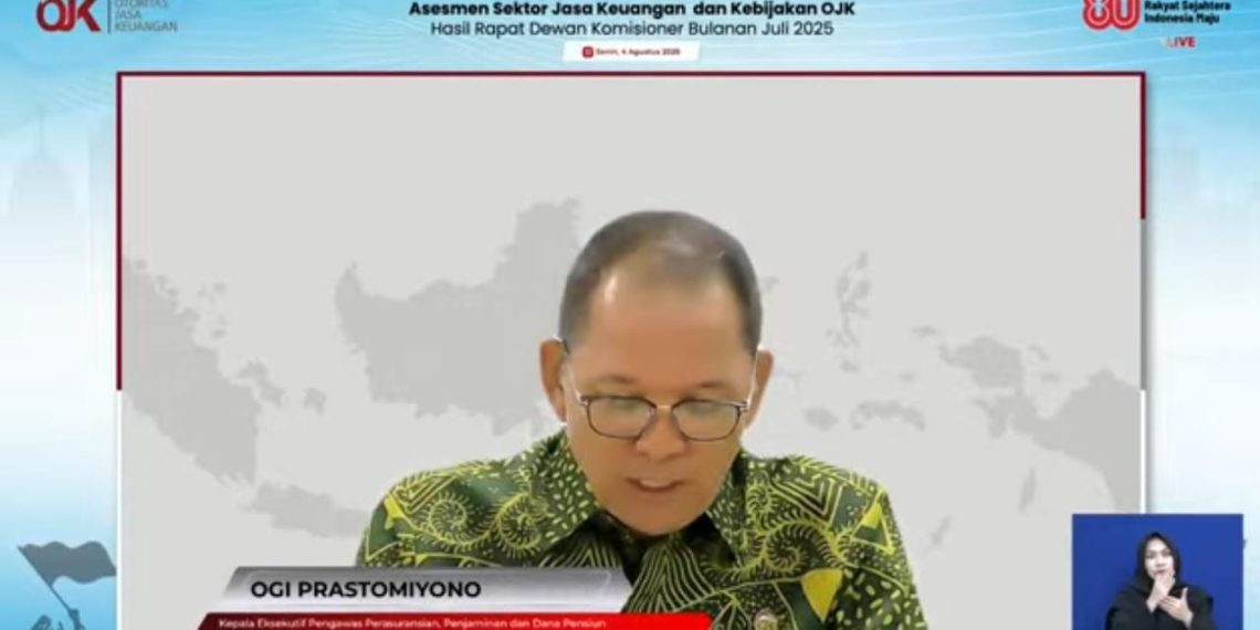 Kepala Eksekutif Pengawas Perasuransian, Penjaminan, dan Dana Pensiun OJK, Ogi Prastomiyono dalam Rapat Dewan Komisioner Bulanan (RDKB) OJK di Jakarta, Senin, 4 Agustus 2025