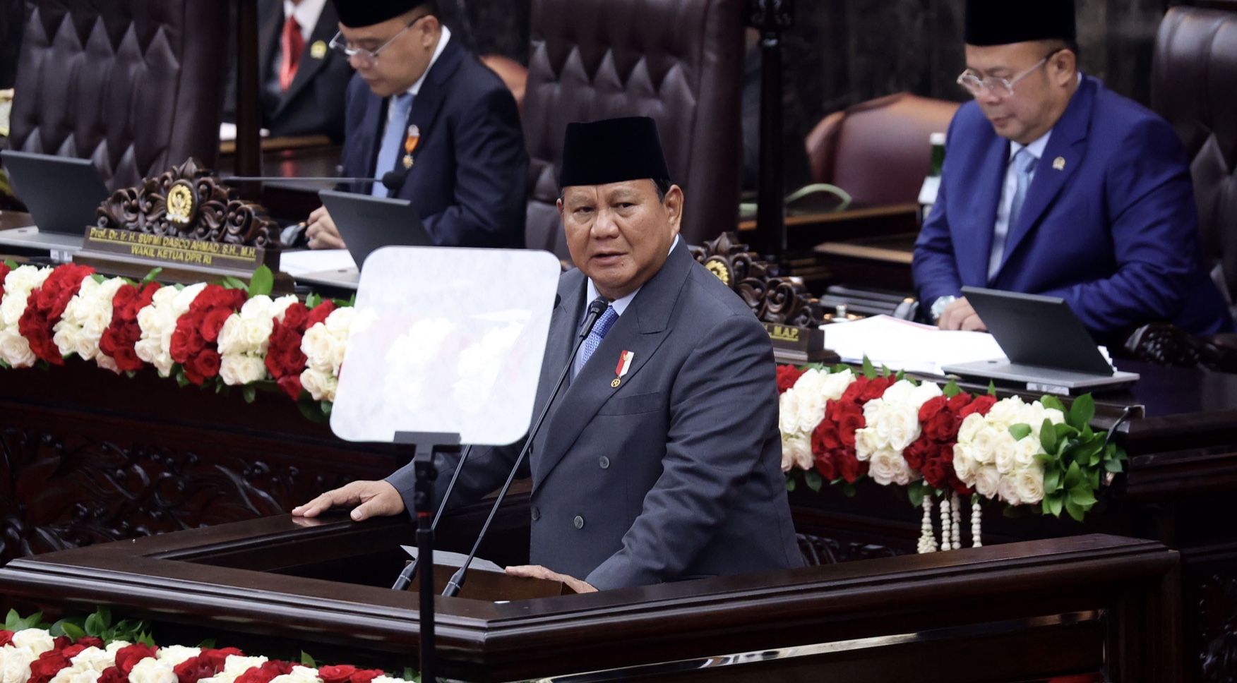Presiden RI Prabowo Subianto dalam pidatonya pada Rapat Paripurna DPR RI, Kompleks Parlemen, Jakarta, Jumat (15/8/2025). Foto: DPR