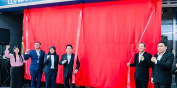 Direktur Utama BRI Hery Gunardi (keempat dari kiri) dalam peresmian BRI Taipei Branch.