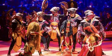 Salah satu adegan pada cerita mitos “Yuyu Kangkang” yang menampilkan keharmonisan cerita dan kostum karakter yang dibuat dengan sangat kreatif