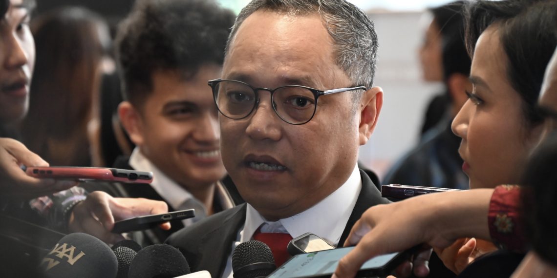 Anggota Komisi II DPR RI Deddy Sitorus saat diwawancara awak media sesaat sebelum mengikuti Sidang Tahunan MPR, di Senayan, Jakarta (15/8/2025). Foto: DPR