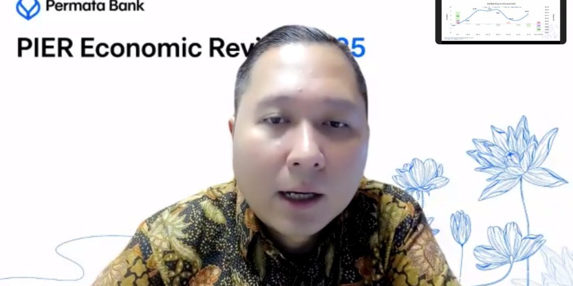 Chief Economist Permata Bank, Josua Pardede, Senin (11/8).