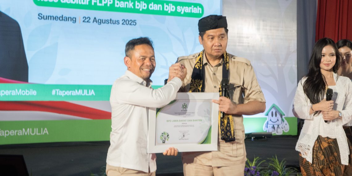Bank BJB dan BJB Syariah Gelar Akad Massal, 1.080 Debitur FLPP Resmi Terima Kunci Rumah