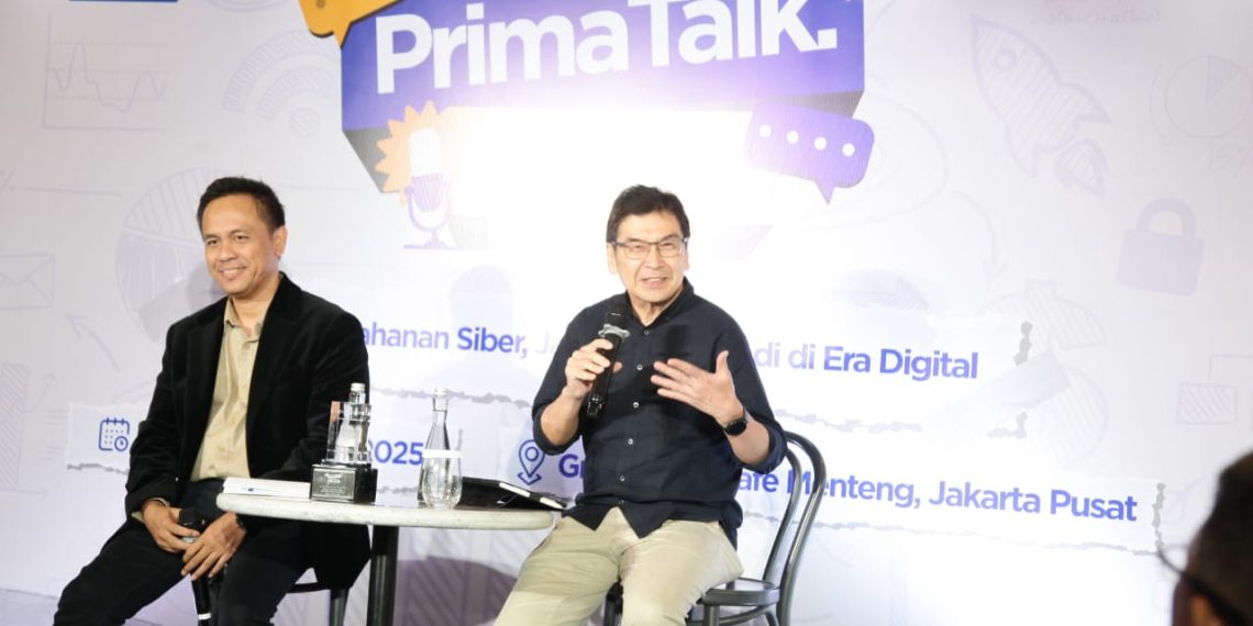 Vice President Cyber Security Risk PT Bank Central Asia Tbk (BCA), Sugianto Wono (kiri) dan SEVP Information Systems Security Rintis Sejahtera, Jeffrey Sukardi (kanan) dalam Media Gathering Prima Talkshow bertema “Bangun Ketahanan Siber, Jaga Data Pribadi di Era Digital” di Jakarta, Rabu (27/8).