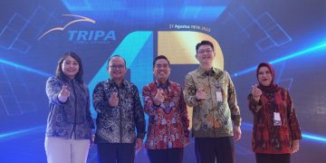 Department Head Division International & Financial Institution BNI, Dyah Paramita; GM Divisi Small, Medium, Enterprise Business BNI, Faizal Isnaeni; Direktur Utama TRIPA, G.C. Koen Yulianto; Dirut Bank Panin Dubai Syariah, Bratha; dan Direktur Operational Bank Panin Dubai Syariah, Sandra Noraya.