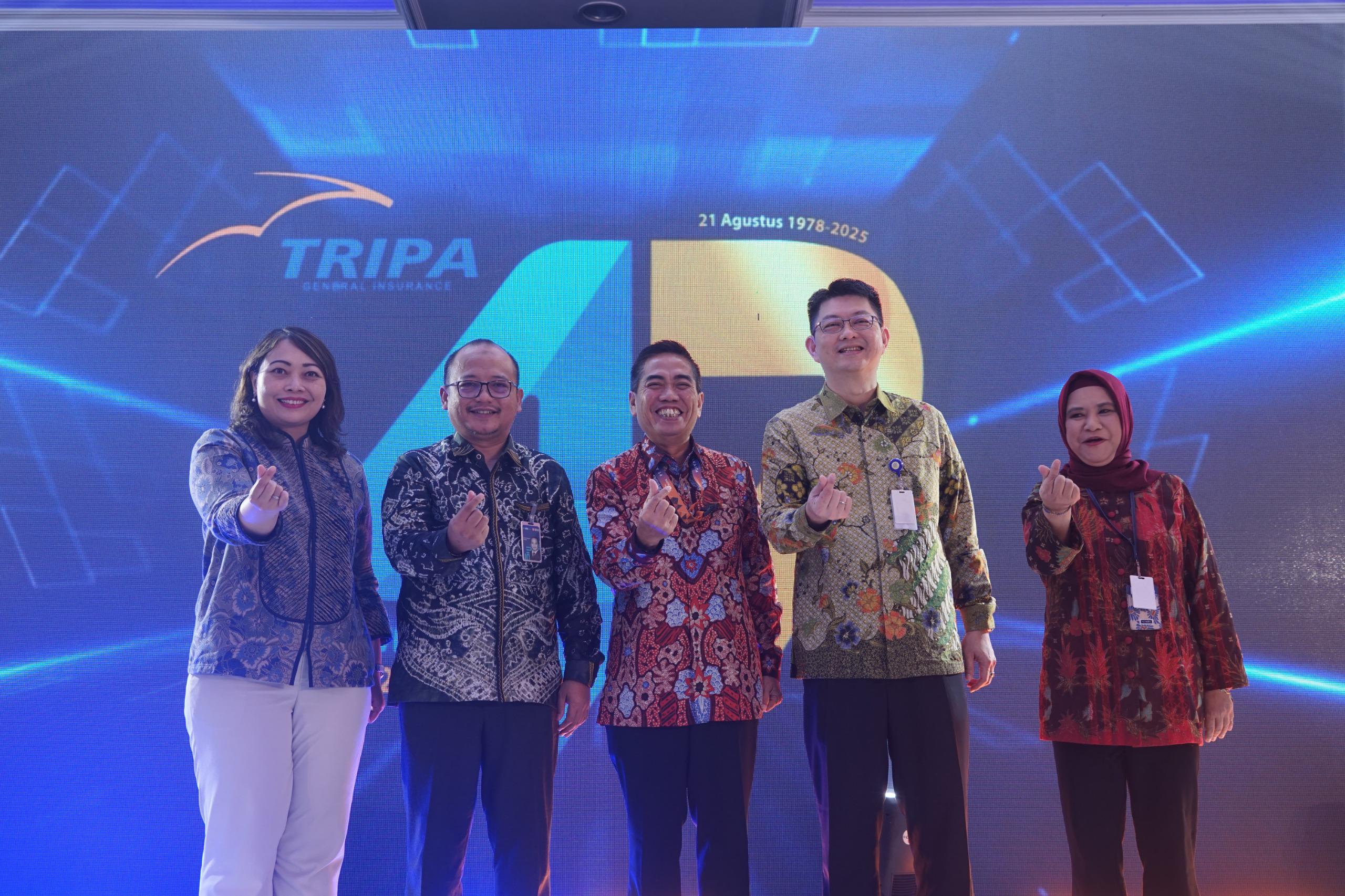 Department Head Division International & Financial Institution BNI, Dyah Paramita; GM Divisi Small, Medium, Enterprise Business BNI, Faizal Isnaeni; Direktur Utama TRIPA, G.C. Koen Yulianto; Dirut Bank Panin Dubai Syariah, Bratha; dan Direktur Operational Bank Panin Dubai Syariah, Sandra Noraya.