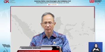 Ketua Dewan Komisioner OJK Mahendra Siregar