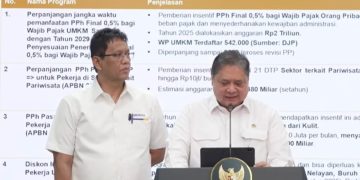 Menteri Koordinator Bidang Perekonomian, Airlangga Hartarto, didampingi Menteri Keuangan, Purbaya Yudhi Sadewa, dalam konferensi pers di Kompleks Istana Kepresidenan, Senin, 15 September 2025. (Tangkapan layar YouTube @SekretariatPresiden: Julian)