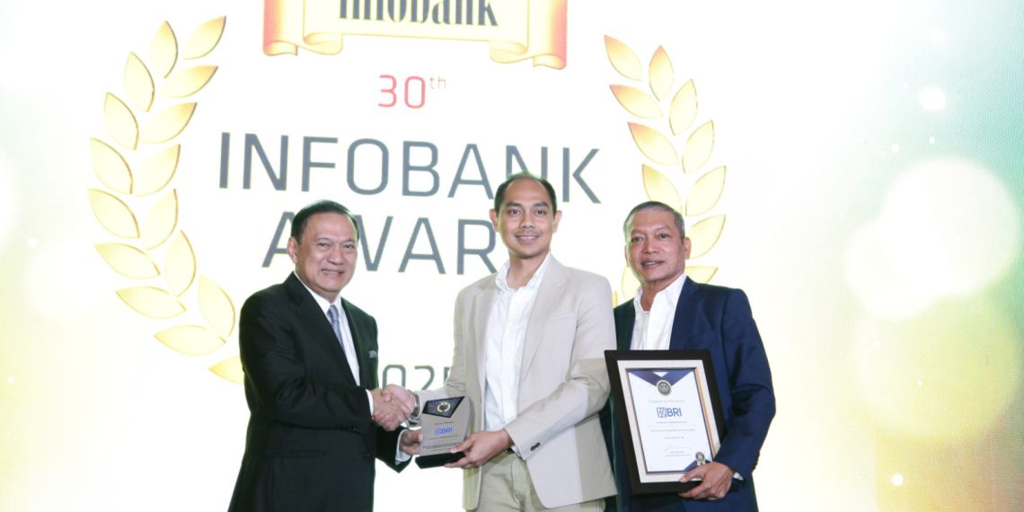 BRI meraih penghargaan Diamond Champion: Bank with Consistent Excellent Performance for 20 Consecutive Years (2005–2024) dalam ajang bergengsi 29th Infobank Award 2025: Economy Mastery Forum. (Foto: Erman Subekti)