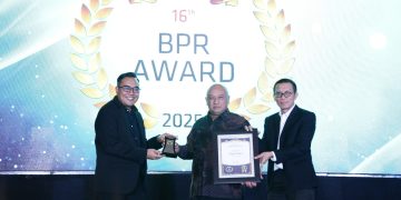 Bank Sleman meraih penghargaan pada ajang Infobank BPR Award 2025. (Foto: Erman Subekti)