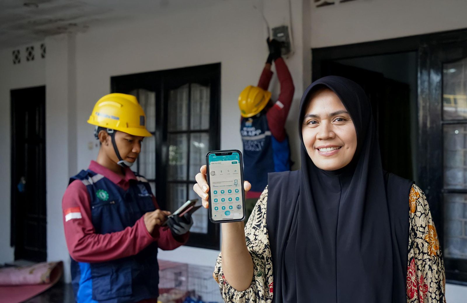 Proses pengajuan tambah daya listrik diskon 50% dilakukan secara mudah dan praktis melalui aplikasi PLN Mobile.