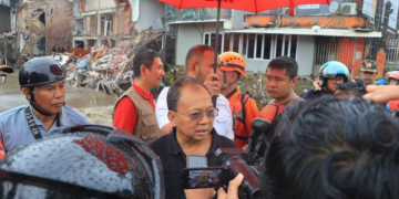 Gubernur Bali, I Wayan Koster gerak cepat atasi banjir, gelontorkan dana BTT untuk korban. (Foto: Istimewa)