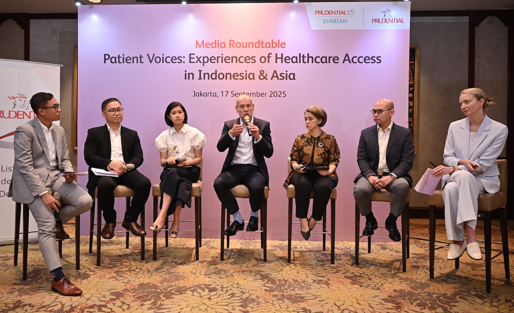 Prudential Indonesia dan Prudential Syariah hari ini secara resmi merilis temuan survei bekerja sama dengan Economist Impact, berjudul ‘Studi Prudential - Suara Pasien Indonesia: Terhimpit di antara Kebutuhan Perawatan, Biaya, dan Kejelasan Informasi’.