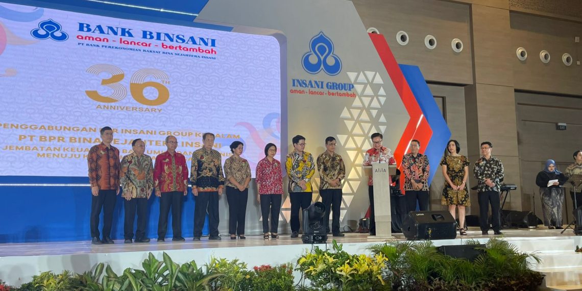 Jajaran Komisaris dan Direksi BPR Binsani