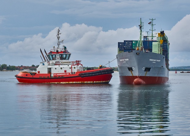Salah satu kapal milik PT Humpuss Maritim Internasional Tbk HUMI