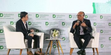 Direktur Teknologi, Engineering, dan Keberlanjutan PLN, Evy Haryadi (kanan). (Foto: Julian)