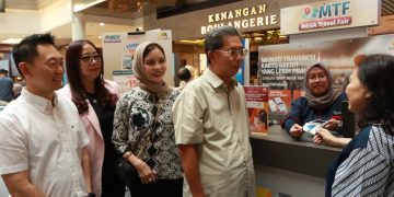 Direktur Utama Bank Mega, Kostaman Thayib - Mega Travel Fair