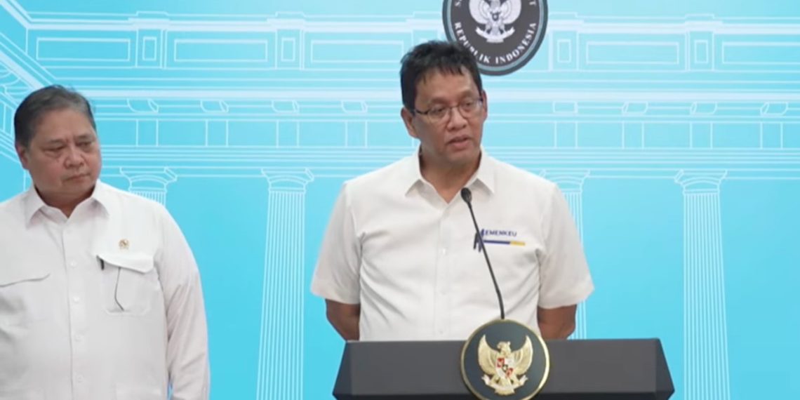 Menteri Keuangan, Purbaya Yudhi Sadewa bersama Menteri Koordinator Bidang Perekonomian, Airlangga Hartarto, dalam konferensi pers di Kompleks Istana Kepresidenan, Senin, 15 September 2025.