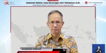 Ketua Dewan Komisioner OJK Mahendra Siregar