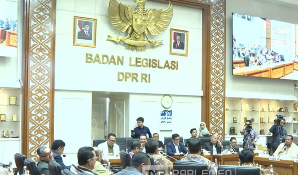 Rapat koordinasi dengan pimpinan komisi membahas RUU Prolegnas Prioritas 2025 dan 2026. (Tangkapan layar YouTube TVR Parlemen: Julian)