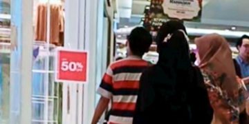 Pengunjung Mal - Rohana - Rojali - Rohali