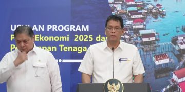 Menteri Keuangan, Purbaya Yudhi Sadewa bersama Menteri Koordinator Bidang Perekonomian, Airlangga Hartarto, dalam konferensi pers di Kompleks Istana Kepresidenan, Senin, 15 September 2025.