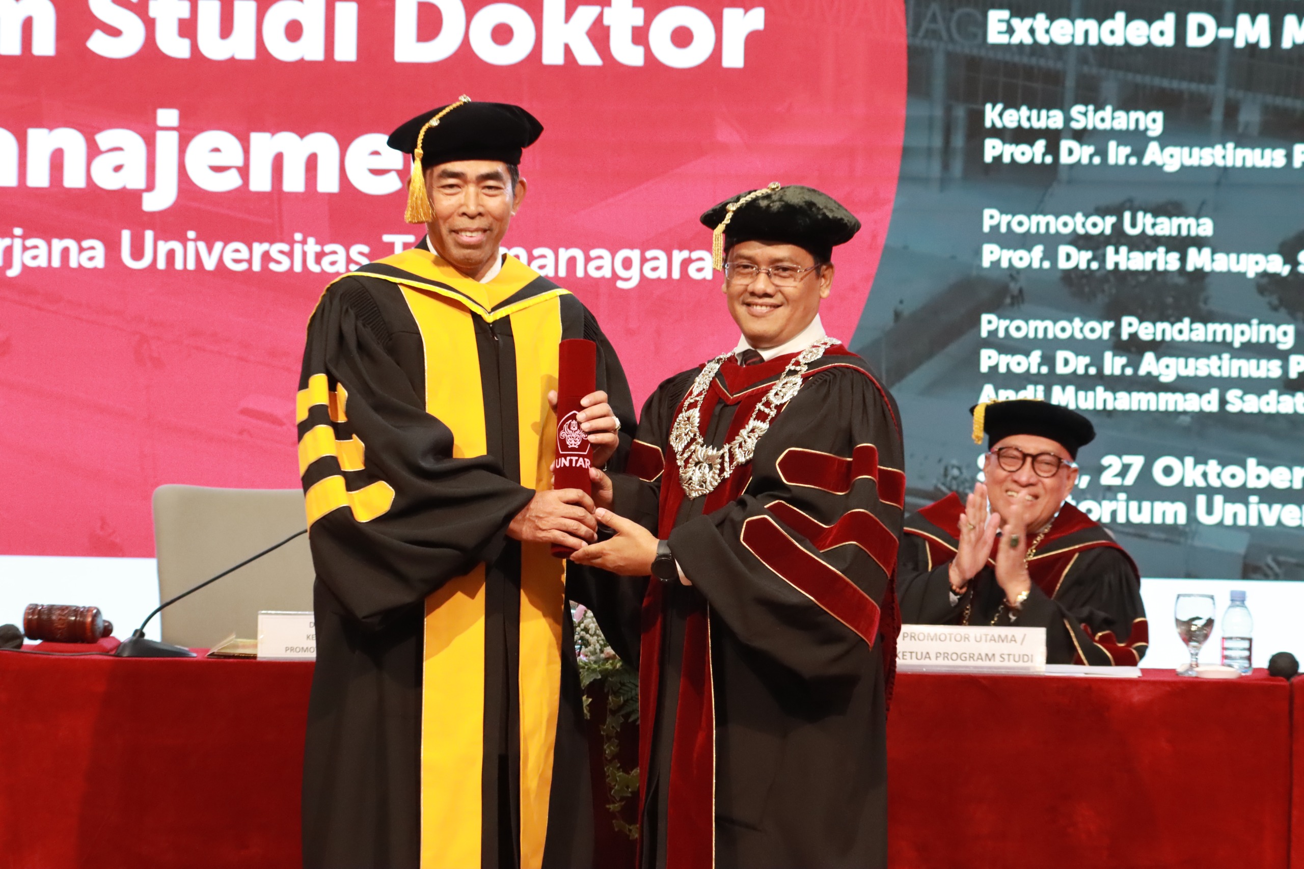 Yashirin kamera ozini silaydi Hands-free kamming onlayn porno