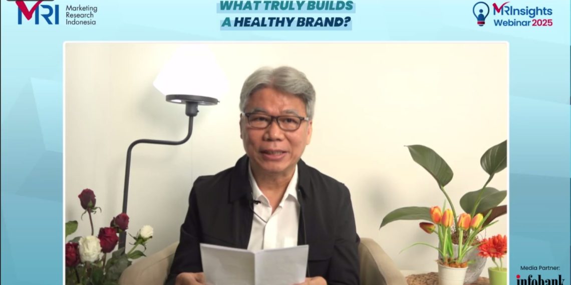 Chairman MRI, Harry Puspito dalam seminar daring MRI bertajuk “Beyond The Customer Experience: What Truly Builds a Healthy Brand?”, Rabu (8/10). (Tangkapan layar Zoom: M. Adrianto Sukarso)