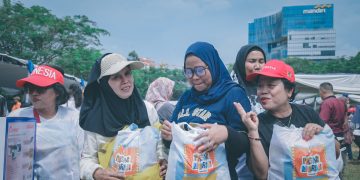 Semarak HUT ke-27, Bank Mandiri Bagikan Paket Sembako