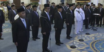 Pelantikan Dony Oskaria sebagai Kepala Badan Pengatur (BP) BUMN, di Istana Negara, Jakarta, Rabu (8/10). (tangkapan layar Youtube Sekretariat Kabinet)