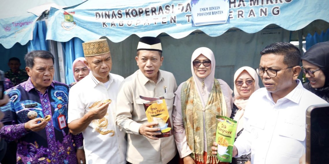 Menkop, usai acara Bimtek Perkoperasian dan serah terima dana CSR kepada Kopdes Merah Putih Mock Up, di Kabupaten Tangerang, Banten, Kamis (16/10).