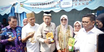 Menkop, usai acara Bimtek Perkoperasian dan serah terima dana CSR kepada Kopdes Merah Putih Mock Up, di Kabupaten Tangerang, Banten, Kamis (16/10).