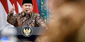 Presiden Prabowo Subianto menyampaikan pengantar dalam Sidang Kabinet Paripurna (SKP) yang digelar di Istana Negara, Jakarta, pada Senin, 20 Oktober 2025. (Foto: BPMI Setpres)