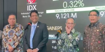 Menteri Keuangan (Menkeu) Purbaya Yudhi Sadewa (dua dari kiri). (Foto: Khoirifa)