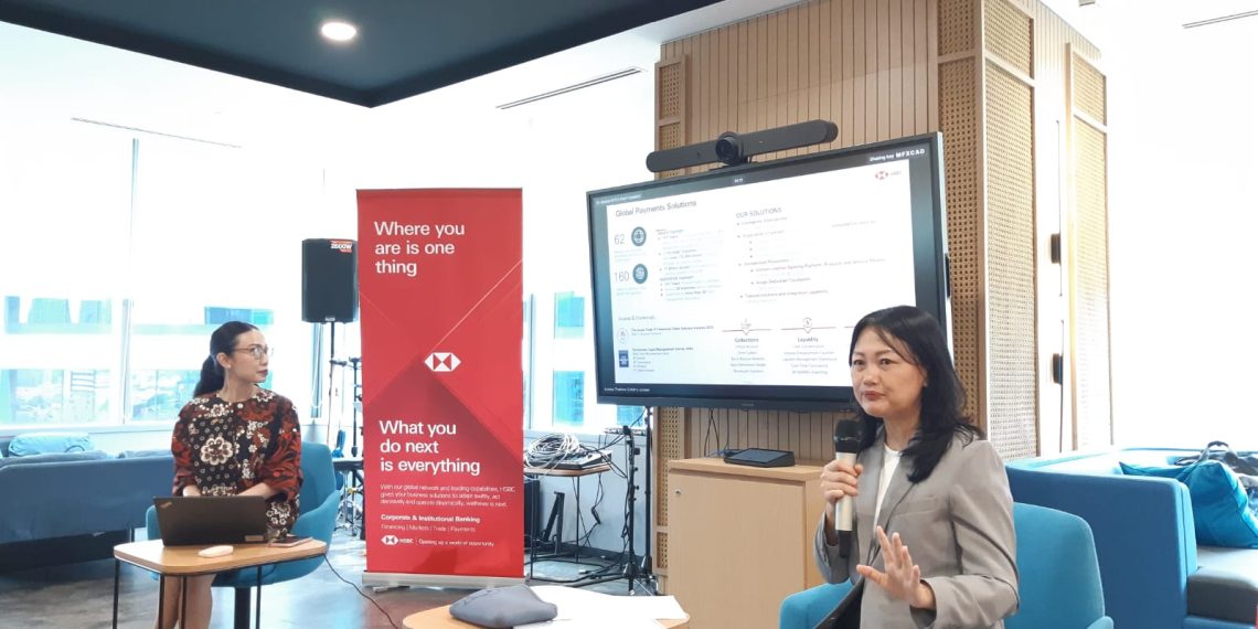 Head of Global Payments Solutions HSBC Indonesia, Anne Suhandojo (kanan) di Jakarta, Kamis (16/10). (Foto: Steven Widjaja)