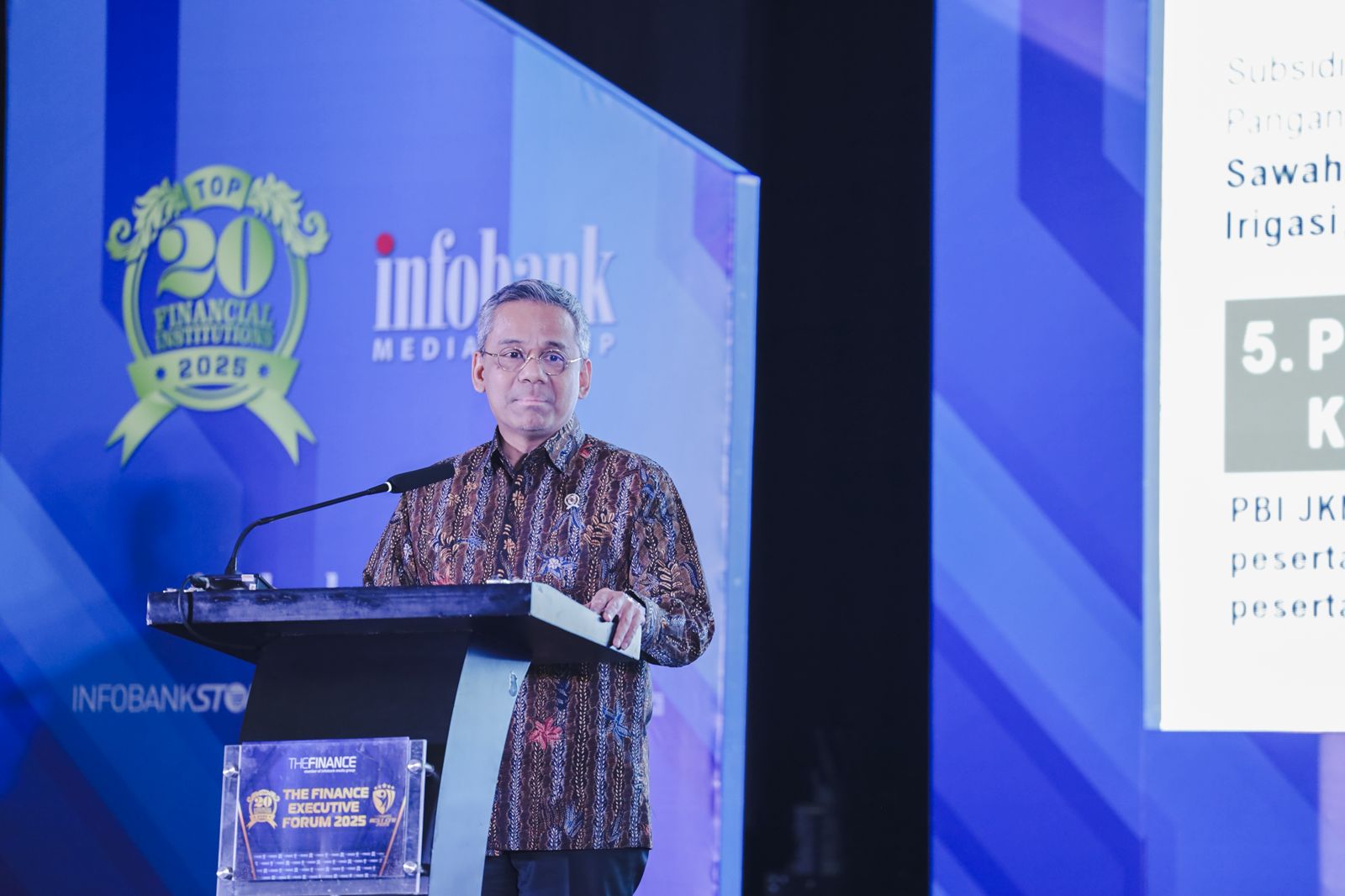 Wakil Menteri Keuangan Suahasil Nazara dalam acara The Finance Executive Forum di ajang Top 20 Financial Institutions Award & Best CFO 2025 yang digelar Infobank Media Group di Bali Room, Hotel Indonesia Kempinski, Jakarta, Selasa, 28 Oktober 2025. (Foto: M. Zulfikar)