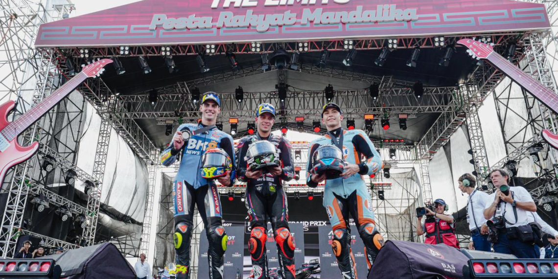 Marco Bezzecchi (Aprilia Racing) menjuarai Tissot Sprint Race MotoGP Mandalika 2025, disusul Fermin Aldeguer dan Raul Fernandez, Sabtu, 4 Oktober 2025.