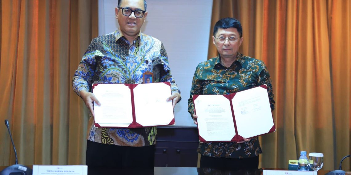 Otoritas Jasa Keuangan (OJK) bersama Badan Pengawas Perdagangan Berjangka Komoditi (Bappebti) melanjutkan tugas pengawasan derivatif keuangan dengan aset yang mendasari berupa Efek melalui penandatanganan addendum Berita Acara Serah Terima (BAST).