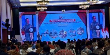 Ketua Dewan Komisioner Otoritas Jasa Keuangan (OJK) Mahendra Siregar