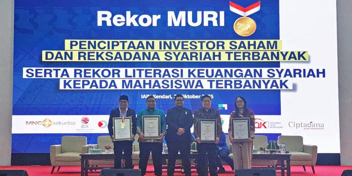 MNC Sekuritas meraih rekor MURI dalam kategori “Penciptaan Investor Saham Syariah dan Reksa Dana Syariah Terbanyak dari Satu Perguruan Tinggi Keagamaan”.