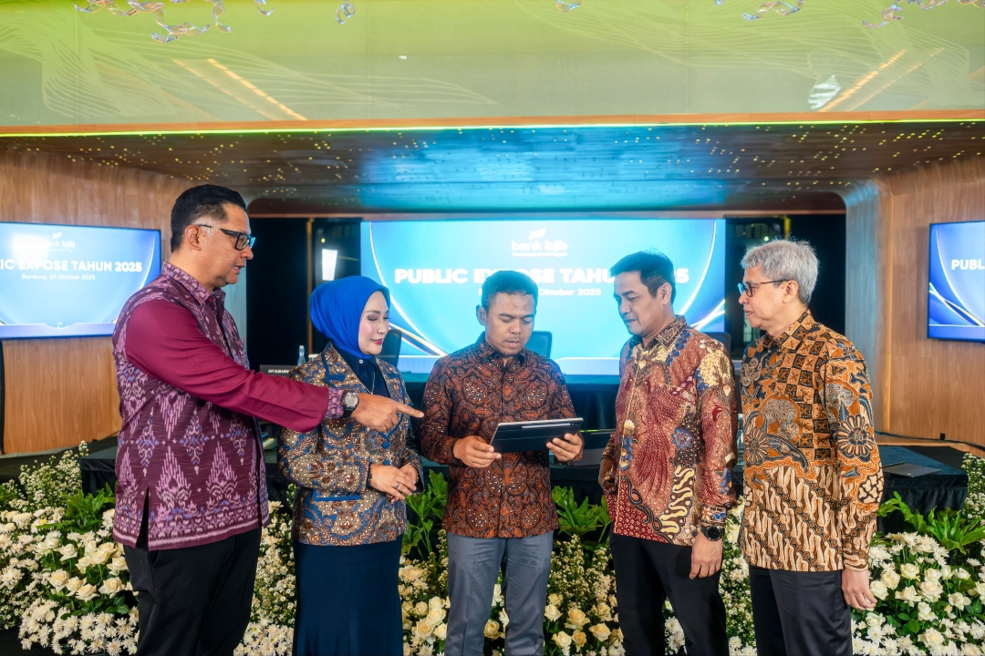 Pimpinan Bank BJB pada Rabu, 29 Oktober 2025, memaparkan kinerja sepanjang 2025 yang menyatakan pencapaian kinerja yang baik dan fokus pada pertumbuhan berkelanjutan. (Foto: istimewa)
