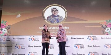 Direktur Consumer Banking BNI, Corina Leyla Karnalies, meraih penghargaan Women in SDG’s Action 2025 untuk kategori SDG’s No Poverty, di Jakarta, Selasa (11/11/2025). (Foto: Dok. BNI)
