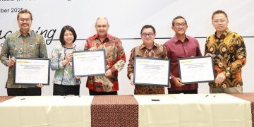 Penandatanganan perjanjian dilakukan oleh Direktur Syariah Banking CIMB Niaga Pandji P. Djajanegara dan Head of Corporate Banking CIMB Niaga Miranty Supardi, bersama Direktur Utama PLN Batam Kwin Fo