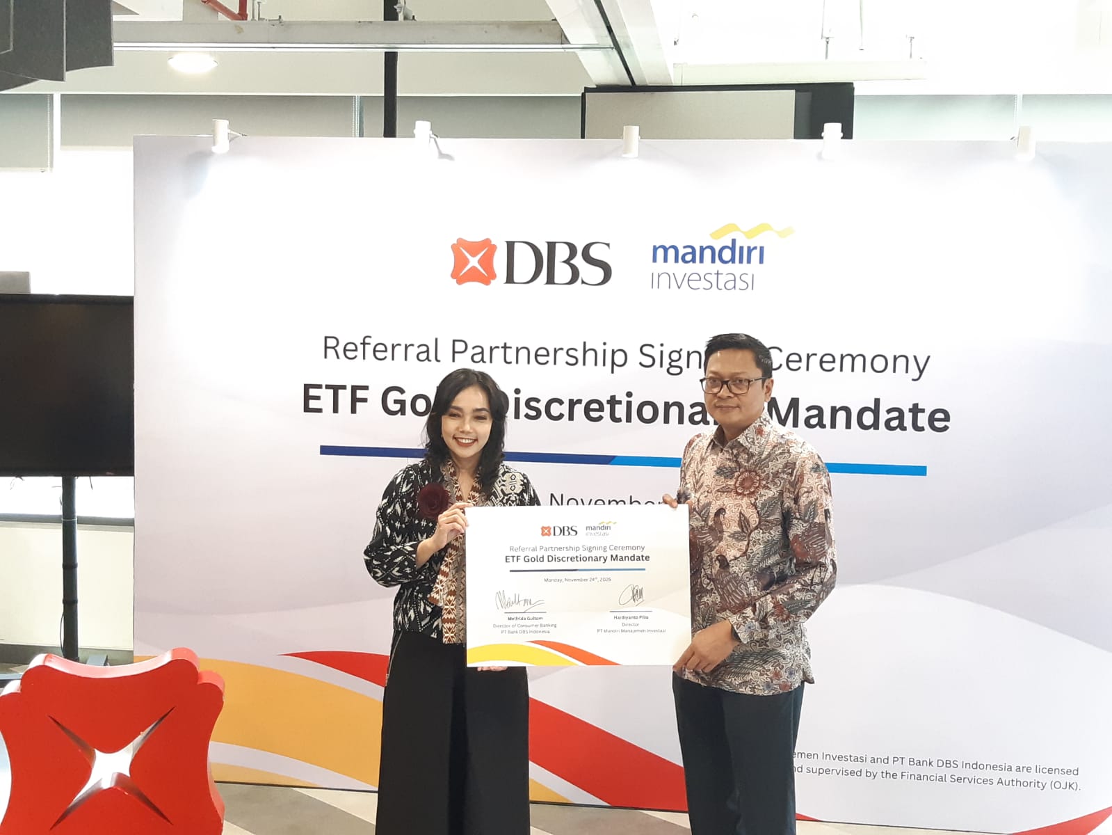 DBS Indonesia dan Mandiri Investasi rilis ETF Gold BlackRock di Jakarta, Senin (24/11). (Foto: Steven Widjaja)