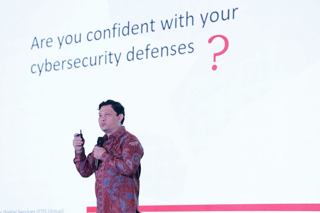 Direktur Operasional PT Sarana Pactindo (FDS PAC Group), Deddy Arisanto, dalam acara Seminar "When Security Becomes the Greatest Risk in Financial Industry" yang digelar Infobank Media Group bersama FDS PAC Group dan APEI, di JS Luwansa Hotel, Kuningan, Jakarta, Kamis, 20 November 2025. (Foto: M. Zulfikar)