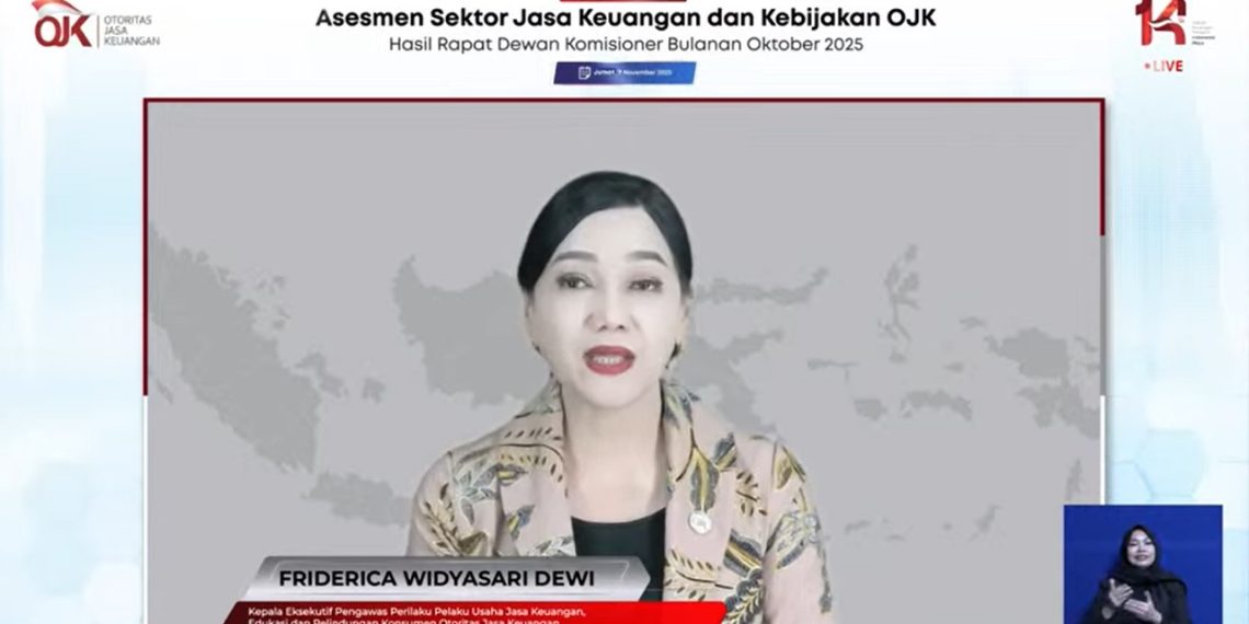 Kepala Eksekutif Pengawas Perilaku Pelaku Usaha Jasa Keuangan, Edukasi, dan Pelindungan Konsumen OJK, Friderica Widyasari Dewi dalam Asesmen Sektor Jasa Keuangan dan Kebijakan OJK, Hasil Rapat Dewan Komisioner Bulanan Oktober, yang digelar secara virtual, Jumat (7/11). (Tangkapan layar virtual meeting: Ayu Utami)