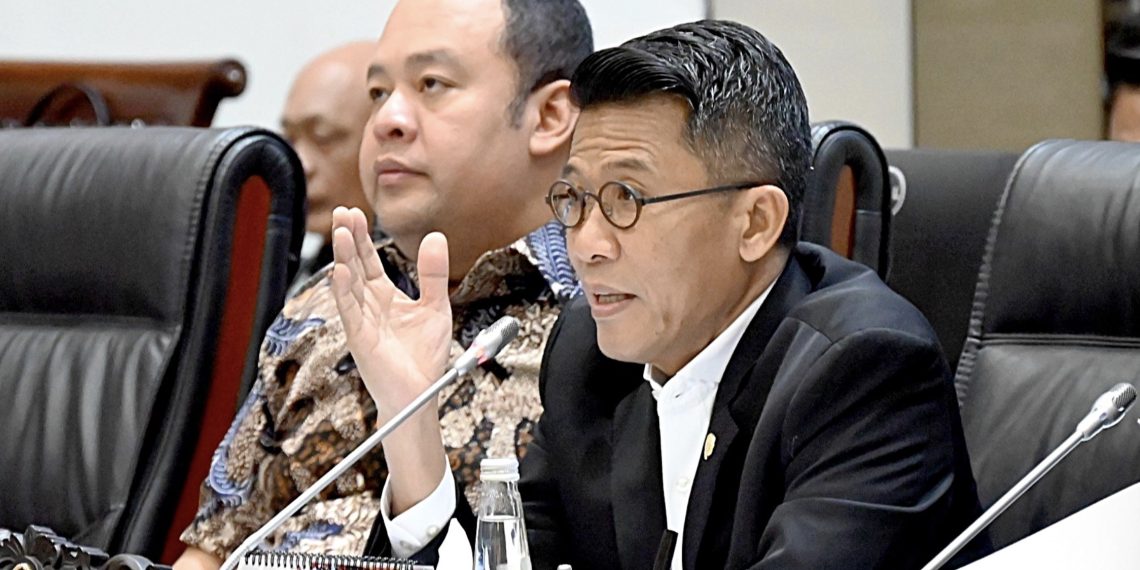 Ketua Komisi XI DPR RI Mukhamad Misbakhun dalam Fit and Proper Test KAP Calon Pemeriksa Laporan Keuangan Tahunan BPK Tahun 2025 di Gedung Nusantara I, Senayan, Jakarta, Senin (10/11/2025). Foto : DPR