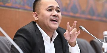 Anggota Komisi VI DPR RI Mufti Aimah Nurul Anam saat mengikuti Menteri Koperasi dan Direktur Utama PT Agrinas Pangan Nusantara di ruang rapat Komisi VI DPR RI, Senayan, Jakarta, Selasa (18/11). Foto: DPR